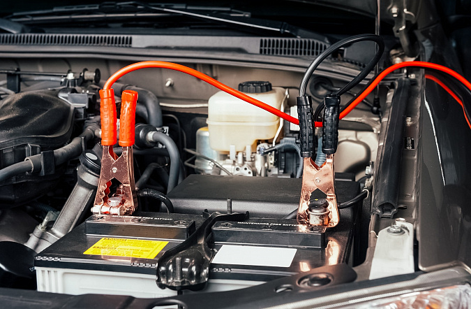 Как подзарядить аккумулятор, не снимая с машины во дворе