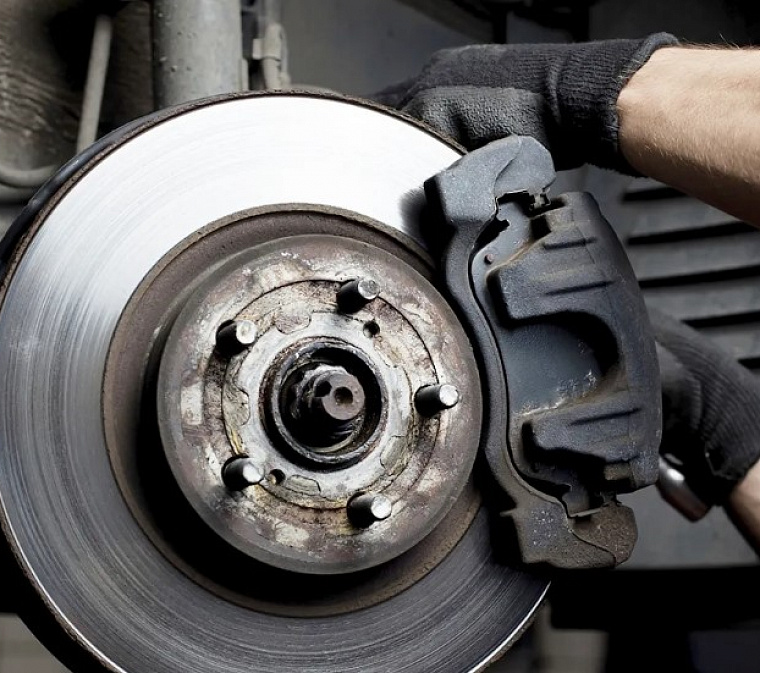 Как проверить тормозную систему самостоятельно перед долгой поездкой