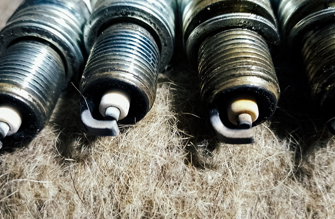 Чем отличаются горячие свечи зажигания от холодных