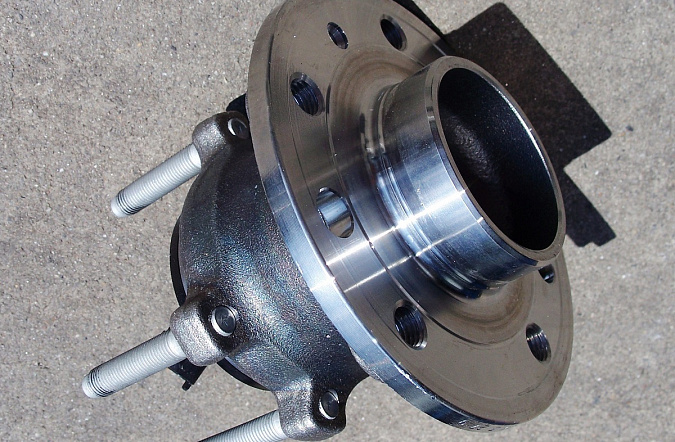 Как понять, что подшипник ступицы вышел из строя, и как его заменить