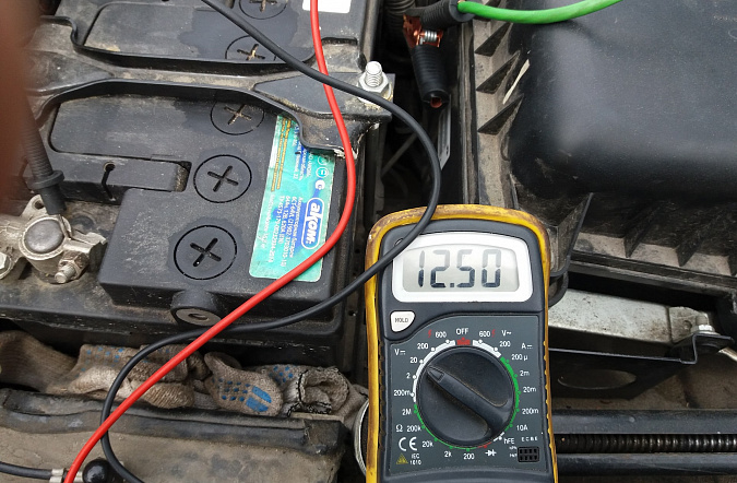 Как проверить аккумулятор мультиметром