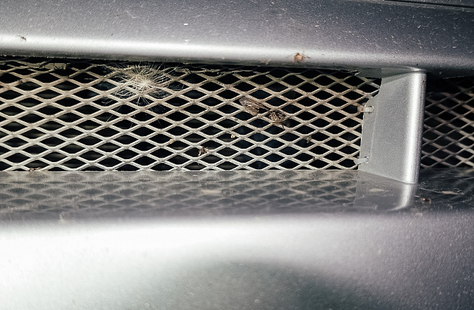 Надо ли ставить сетку в бампер для защиты радиатора