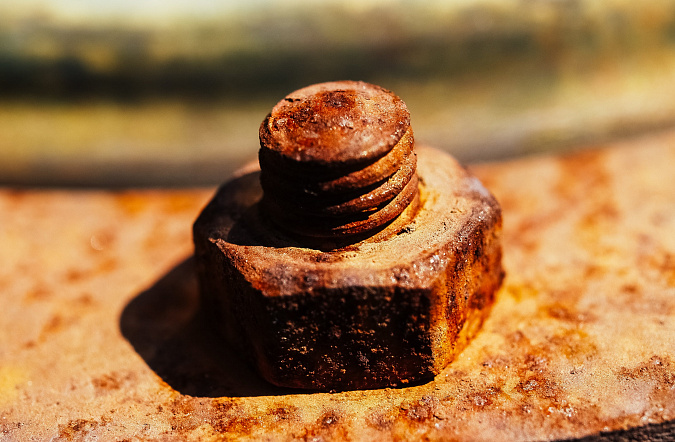 Как открутить прикипевший болт?