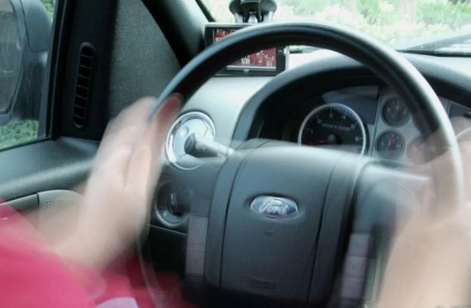 Почему машина вибрирует на холостом ходу и как это исправить