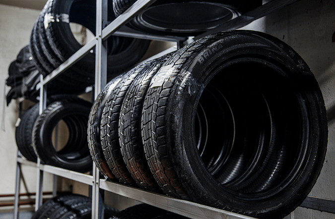 Как правильно хранить зимние и летние шины
